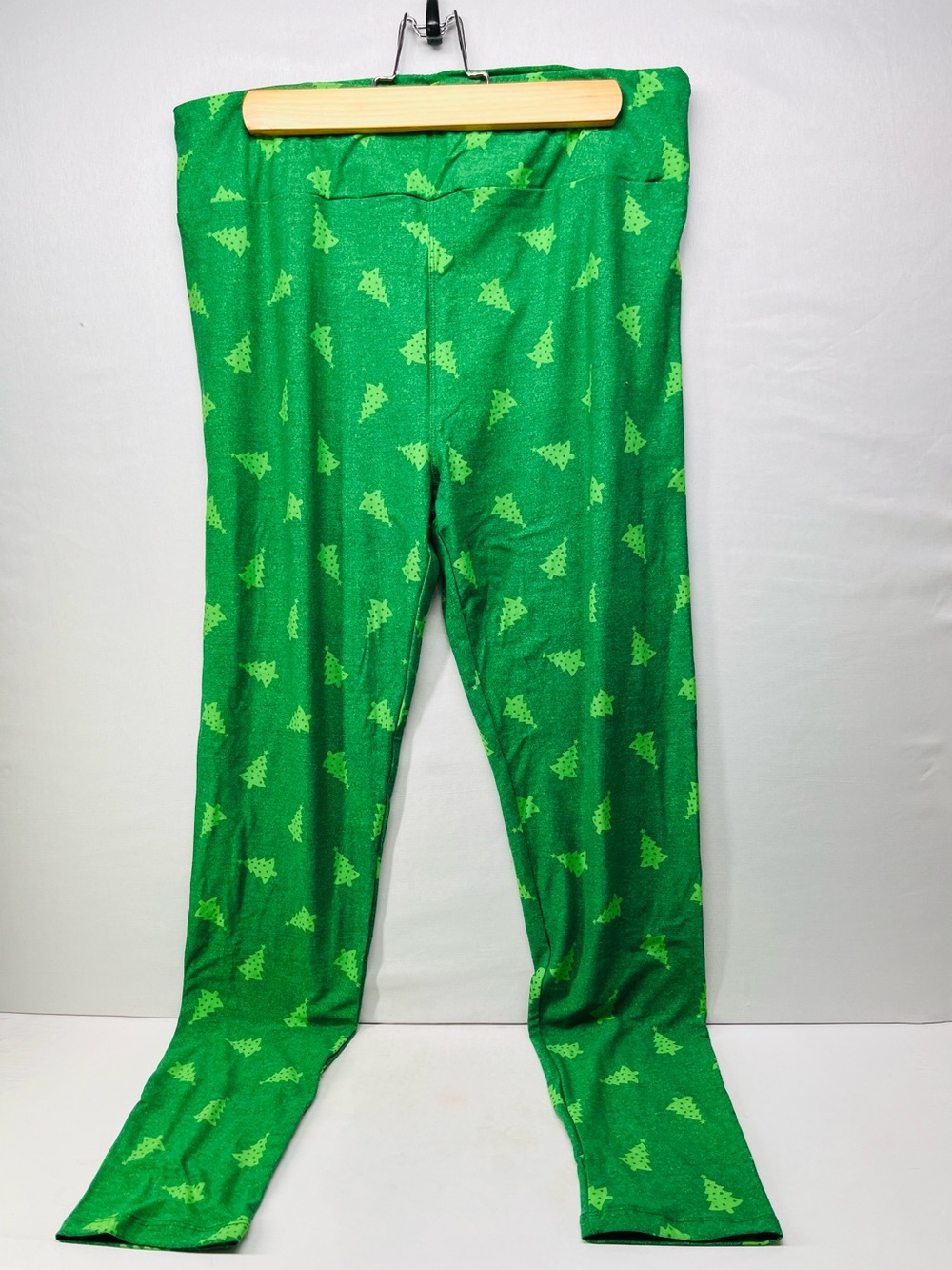 LuLaRoe Green Christmas Tree Print Leggings